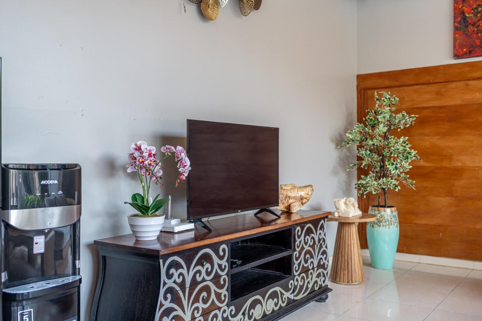Villa Qlo ,