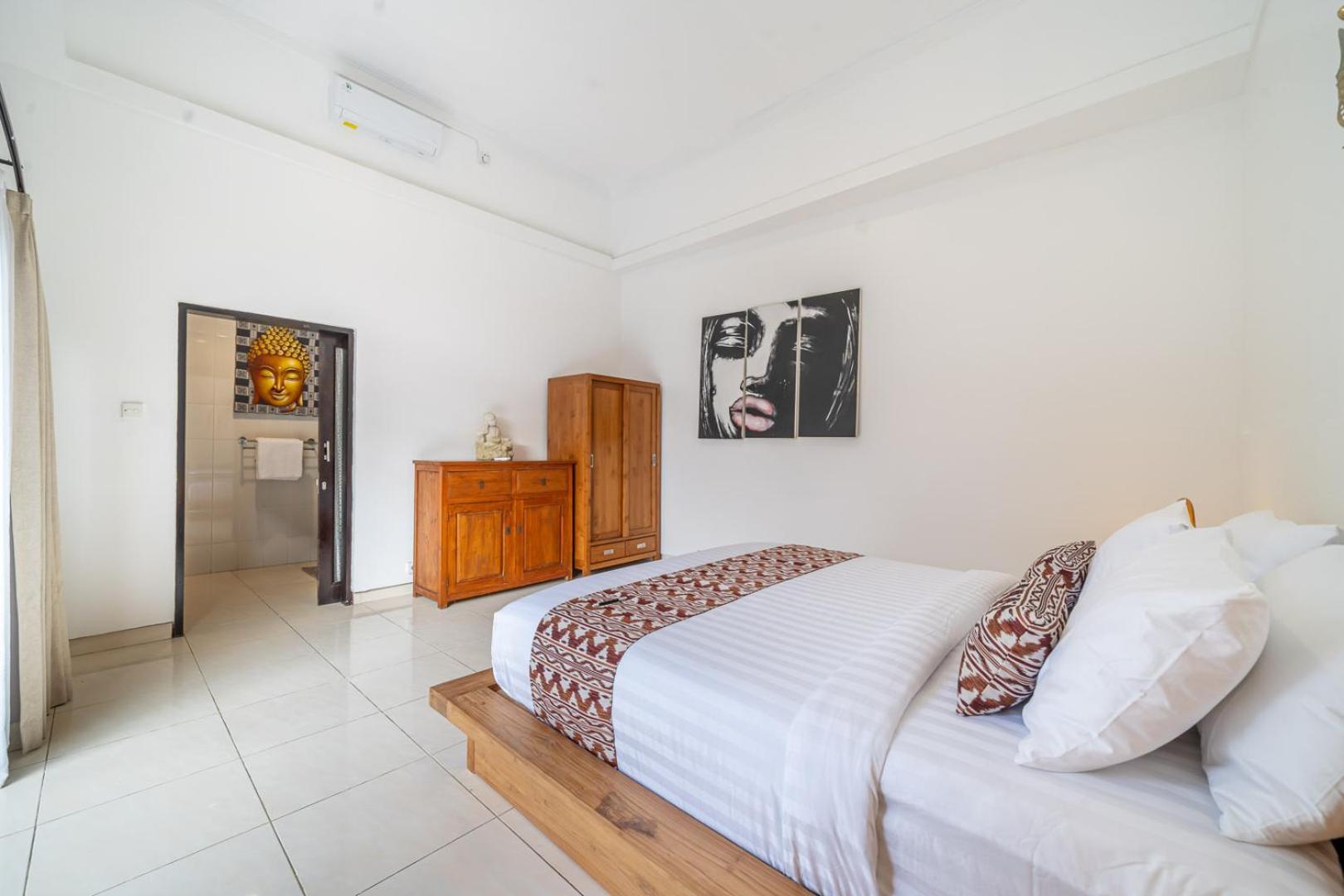 Villa Qlo , *