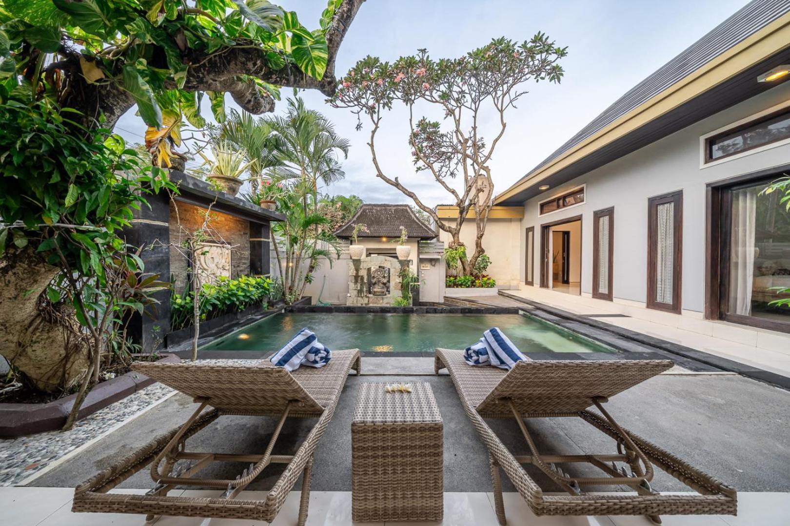 Villa Qlo , *