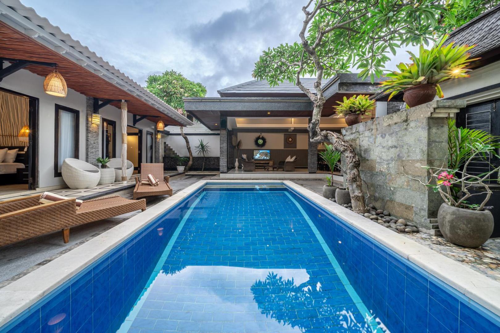 Qlo , Villa *