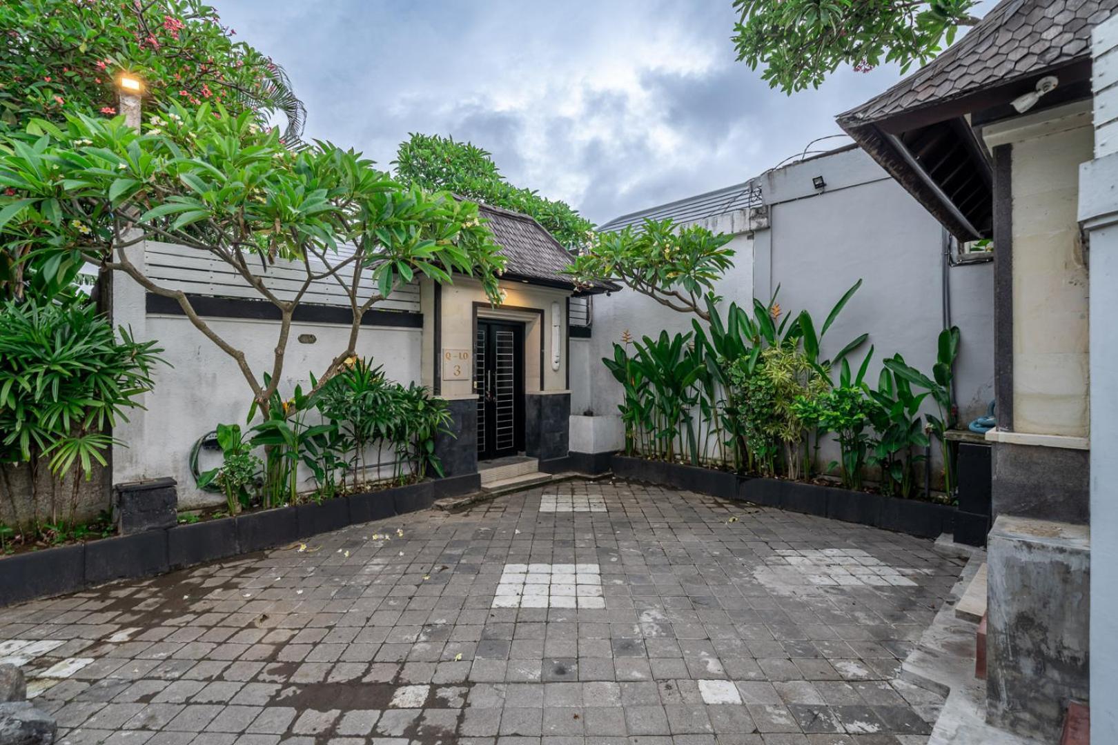 Villa Qlo ,