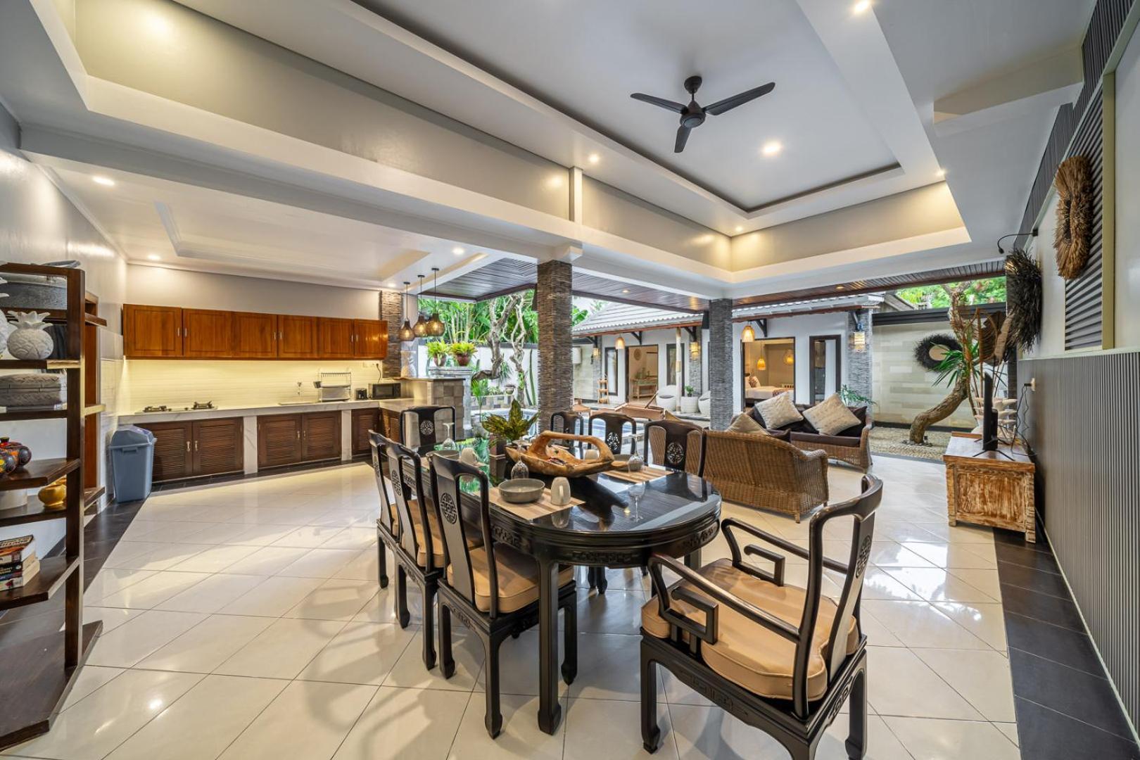 Villa Qlo , *