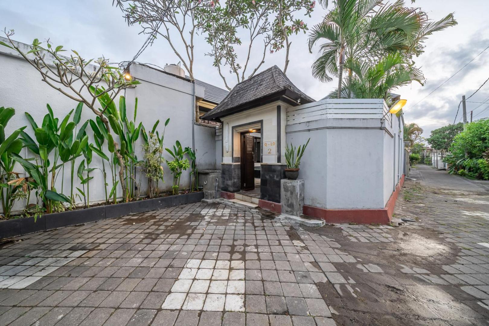 Villa Qlo ,